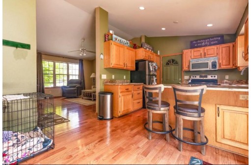 295 Valley Ridge Dr, Sun Prairie, WI 53590