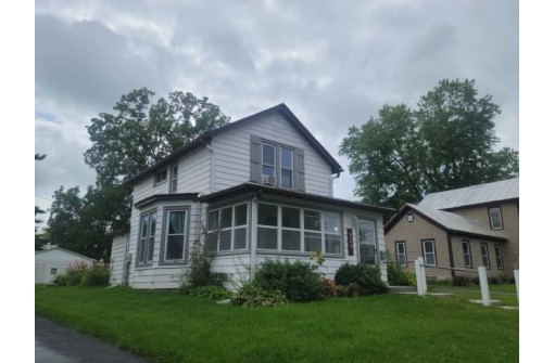 618 Mound St, Baraboo, WI 53913