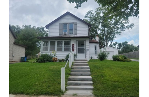 618 Mound St, Baraboo, WI 53913