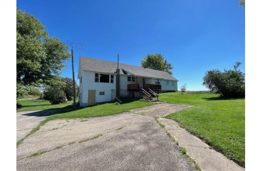 W3835 Exeter Crossing Rd, Belleville, WI 53508