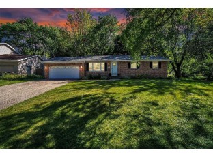 1468 Jenifer Ct Sun Prairie, WI 53590