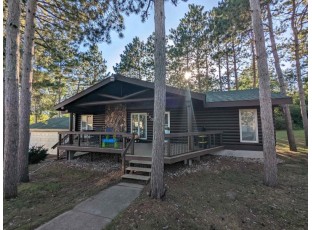 2408 Red Pine Ct Portage, WI 53901