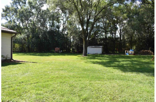 4230 S River Rd, Janesville, WI 53546