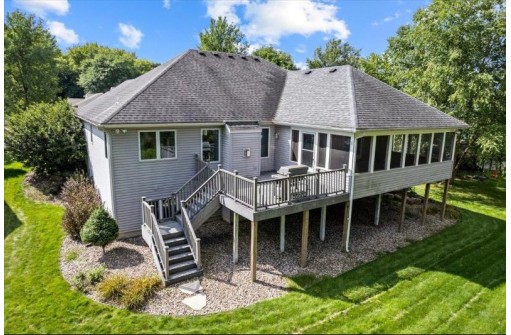 272 Military Ridge Dr, Verona, WI 53593