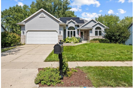 272 Military Ridge Dr, Verona, WI 53593