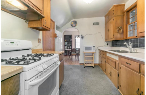 114 W Lakeside St, Madison, WI 53715