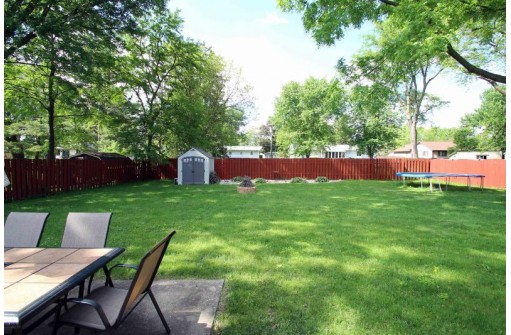 331 Rogers St, Fort Atkinson, WI 53538-1241