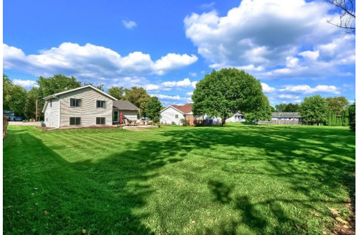 5315 Siggelkow Rd, McFarland, WI 53558