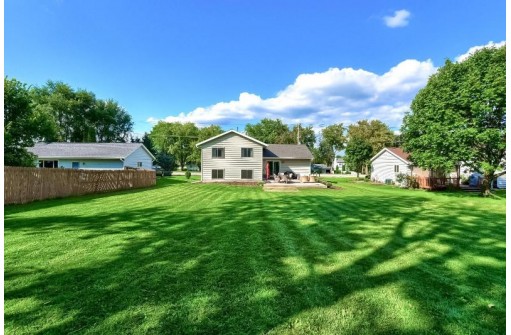 5315 Siggelkow Rd, McFarland, WI 53558