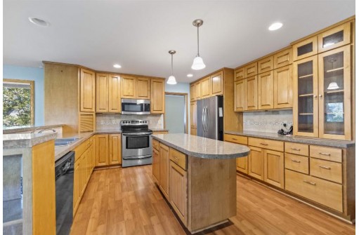 4306 Somerset Ln, Madison, WI 53711