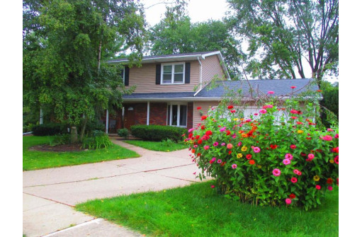 3808 Bunker Hill, Middleton, WI 53562-1301