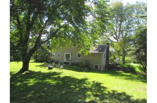 3808 Bunker Hill, Middleton, WI 53562-1301