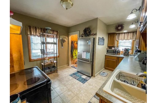 308 W Mackie St, Beaver Dam, WI 53916