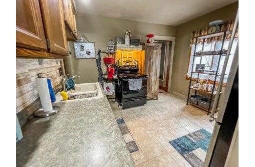 308 W Mackie St, Beaver Dam, WI 53916