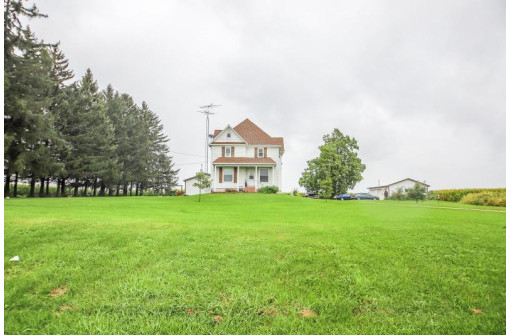 W9630 County Road D, Beaver Dam, WI 53916