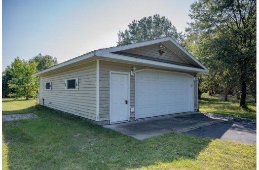 W5677 Buckhorn Dr, New Lisbon, WI 53950