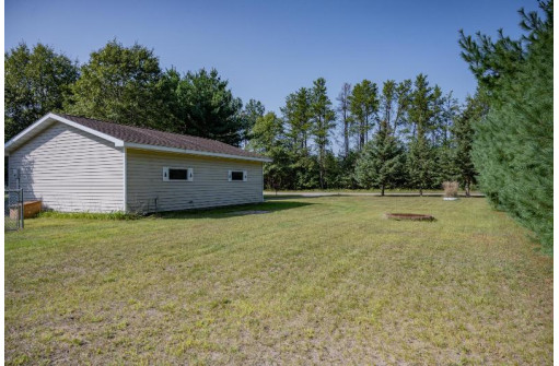 W5677 Buckhorn Dr, New Lisbon, WI 53950