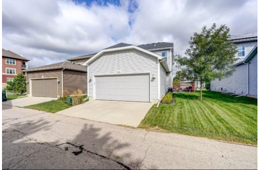 1406 Thoreau Dr, Sun Prairie, WI 53590