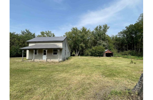 W6938 Phillips Rd, Pardeeville, WI 53954