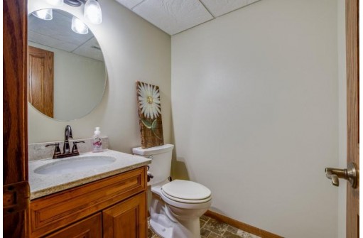 5534 Salter Ct, Waunakee, WI 53597