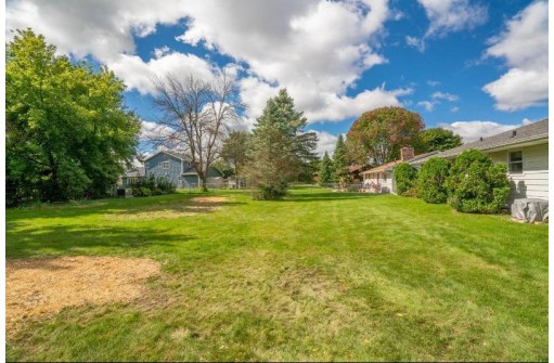 5723 Modernaire St, Fitchburg, WI 53711