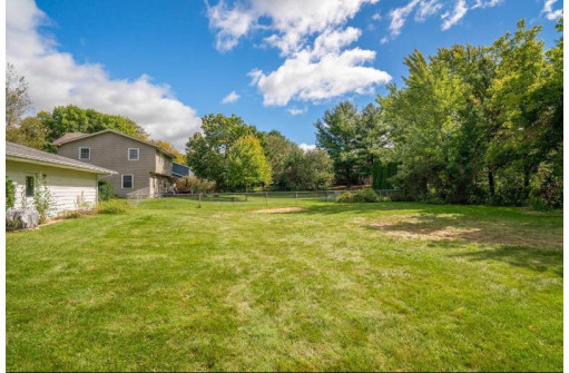 5723 Modernaire St, Fitchburg, WI 53711