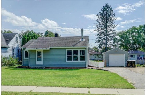 425 E Holum St, DeForest, WI 53532