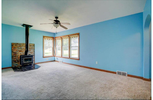 425 E Holum St, DeForest, WI 53532