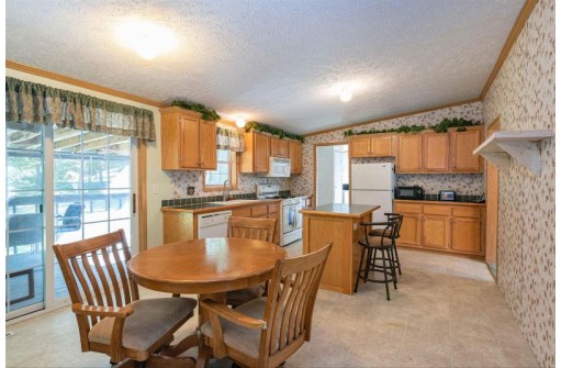 1380 Freedom Ct, Wisconsin Dells, WI 53965