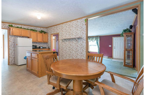 1380 Freedom Ct, Wisconsin Dells, WI 53965