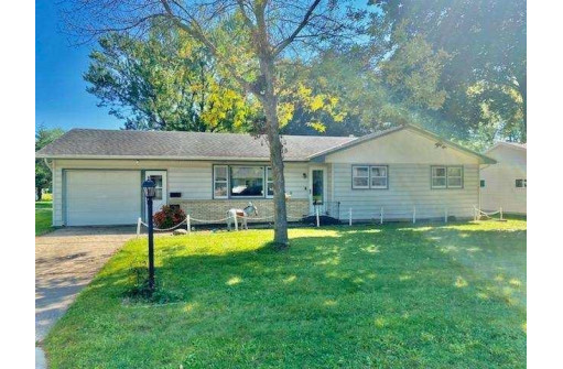 222 Dallas St, Sauk City, WI 53583