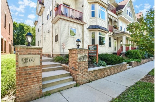 1037 Williamson St 202, Madison, WI 53703