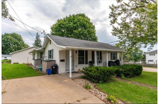 701 N Union St, Dodgeville, WI 53533