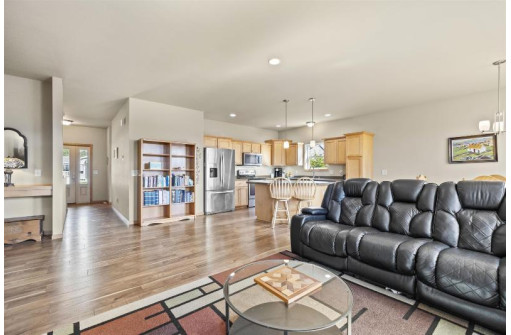 655 Sanibel Ln, Sun Prairie, WI 53590