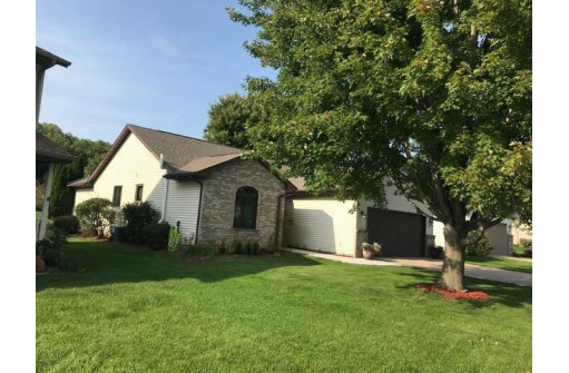 2307 American Legion Dr, Cross Plains, WI 53528