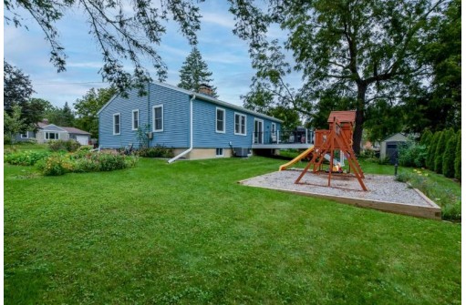 5212 Midmoor Rd, Monona, WI 53716