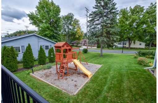 5212 Midmoor Rd, Monona, WI 53716