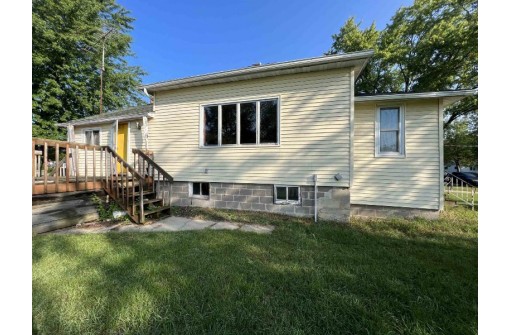 512 N Kilbourn Ave, Tomah, WI 54660