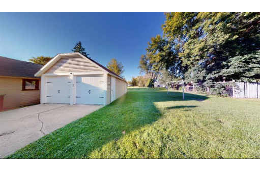 106 Lake St, Beaver Dam, WI 53916