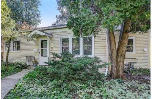 10 S Hillside Terr, Madison, WI 53705