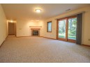 W9211 Red Feather Dr, Cambridge, WI 53523