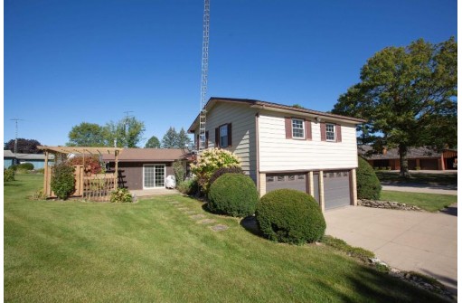 408 Sunset Dr, Cuba City, WI 53807