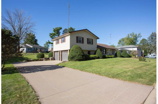 408 Sunset Dr, Cuba City, WI 53807