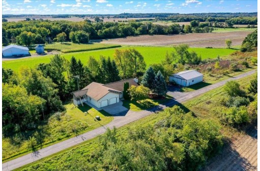 2736 County Road T, Sun Prairie, WI 53590