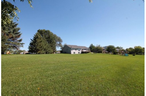 2441 Greenwood Dr, Janesville, WI 53546