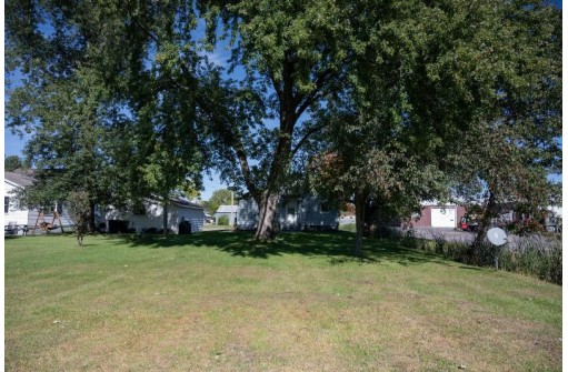 908 Prairie St, Mauston, WI 53948