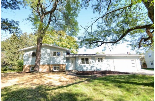 5402 Russett Rd, Madison, WI 53711