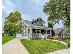 303 W Cherry St Fox Lake, WI 53916