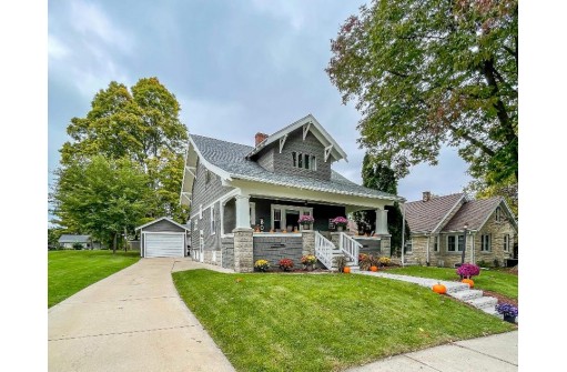 303 W Cherry St, Fox Lake, WI 53916