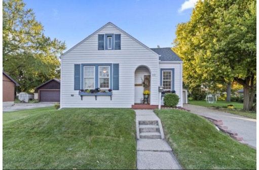 213 N Walnut St, Janesville, WI 53548